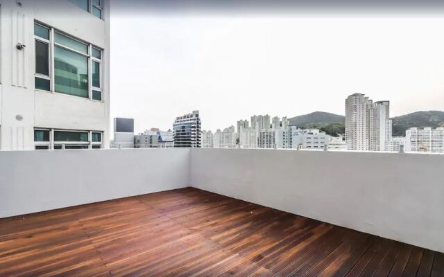 Browndot Hotel - Gold