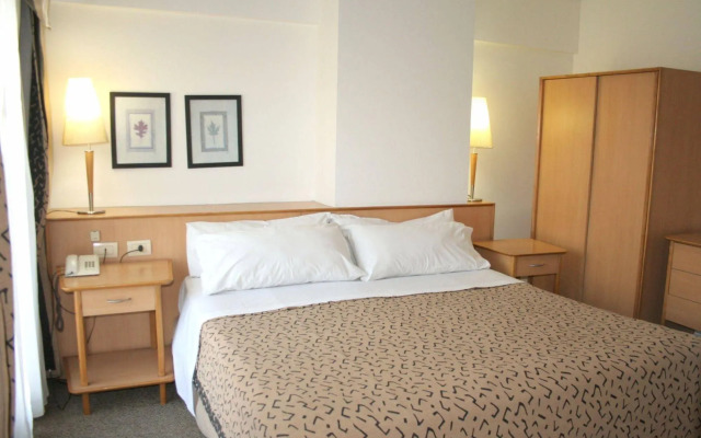 Urbana Suites