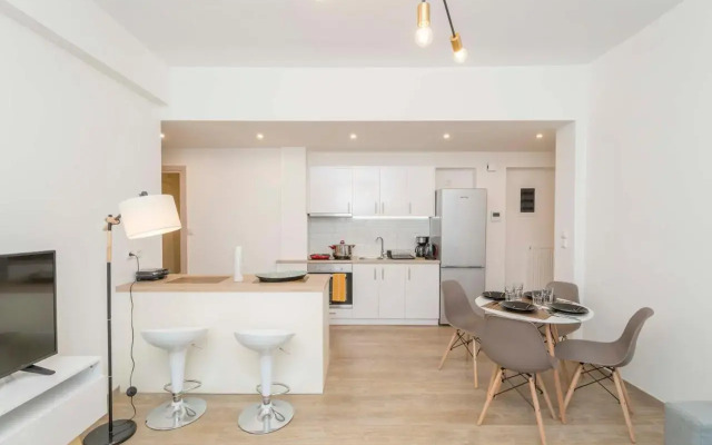 Modern flat in Central Athens #4