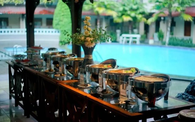 Cakra Kembang Hotel