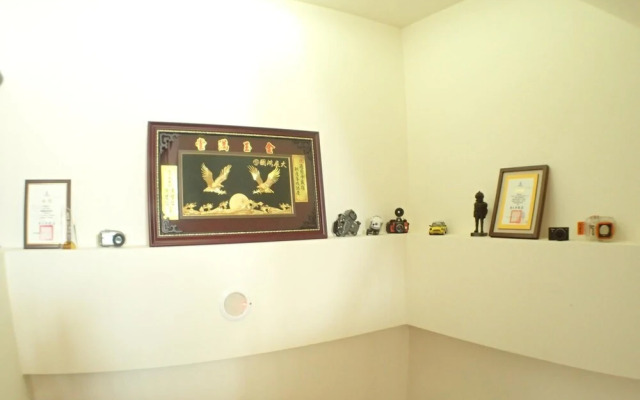 Living My Life Hostel