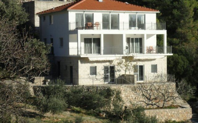 Studio Apartment With Terrace and sea View,30m Distant From the Beach!