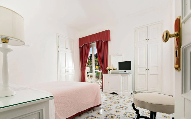 Hotel Canasta