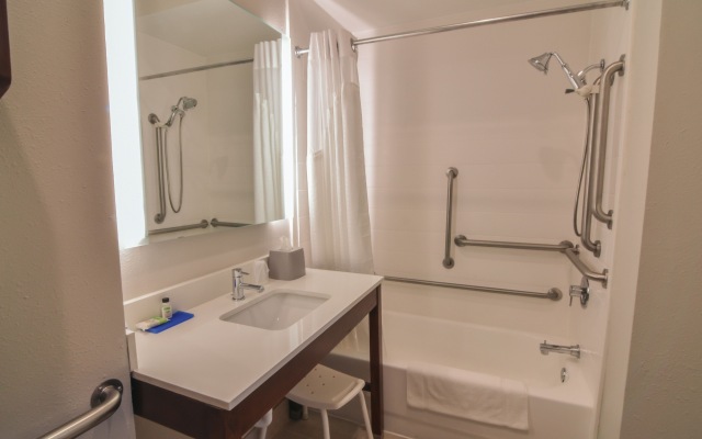 Holiday Inn Express & Suites Indianapolis Northwest by IHG