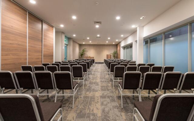 Holiday Inn Lima Airport by IHG