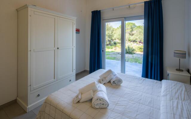 Welcomely - Porto Corallo Seafront