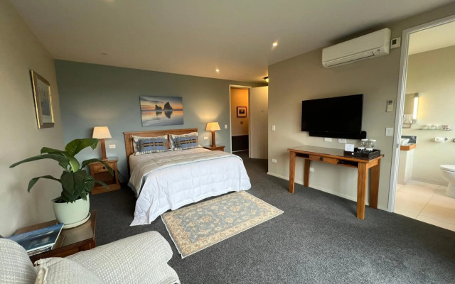 Manakau Lodge