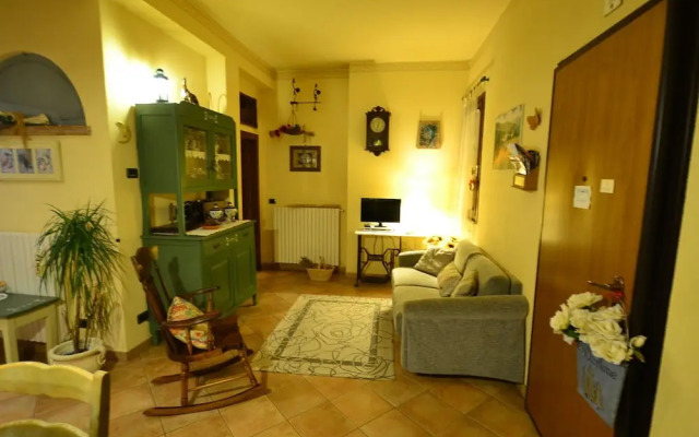 Restful Holiday Home With Jacuzzi in Montopoli