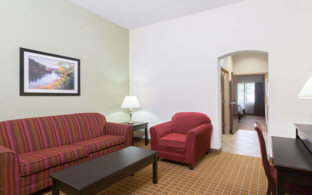Hawthorn Extended Stay by Wyndham Kingsland