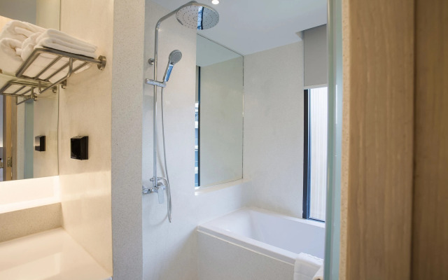 Balcony Seaside Sriracha Hotel & Serviced Apartments