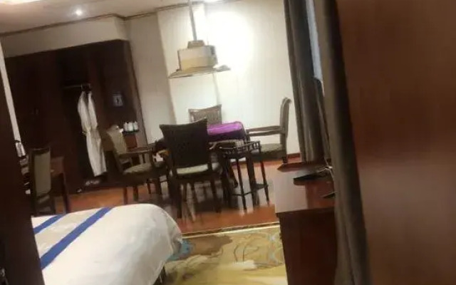 Huitong Business Hotel