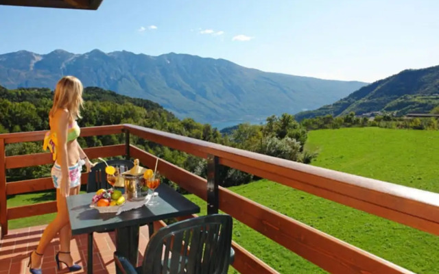 Holiday Home in Tremosine With Pool, Sauna, Garden, Terrace