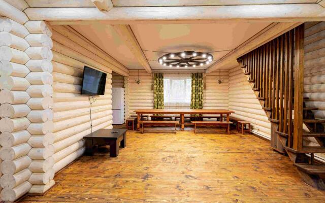 Усадьба в лесу БереНдей