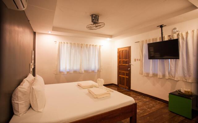 La Luna Island Resort