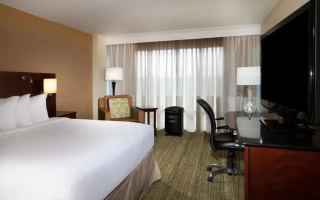 Holiday Inn Select Memphis East