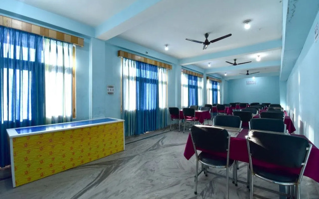 Hotel Silver Face by OYO Rooms