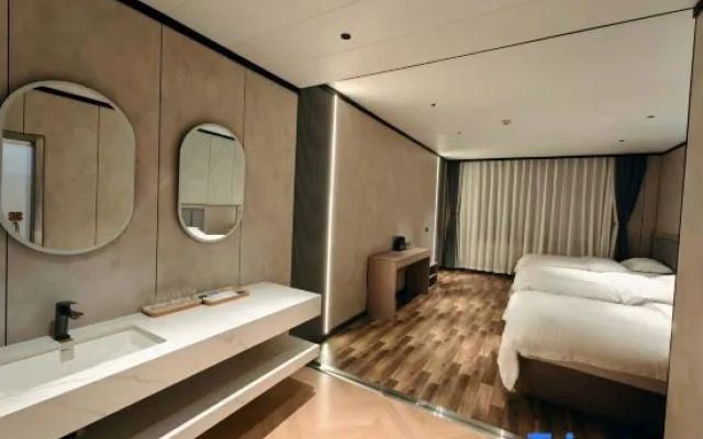 Ruilong Hotel