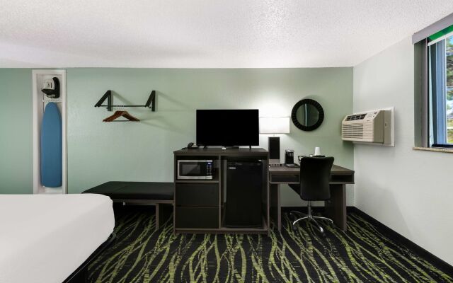 Baymont by Wyndham Liberty MO