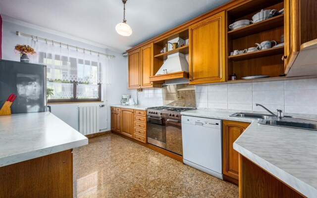 Awesome Apartment in Vrsar With 4 Bedrooms