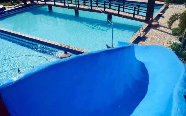 Hana-Natsu Resorts Pool