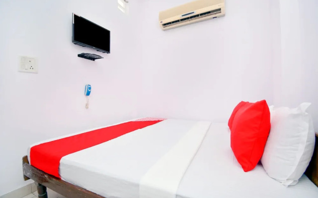 White House Continental by OYO Rooms