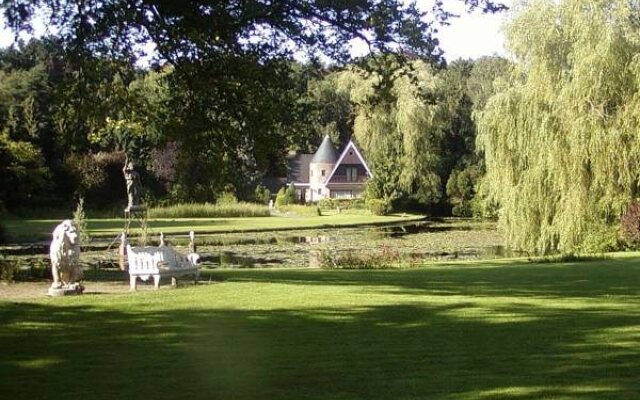 Hotel Lodewijk Van Male