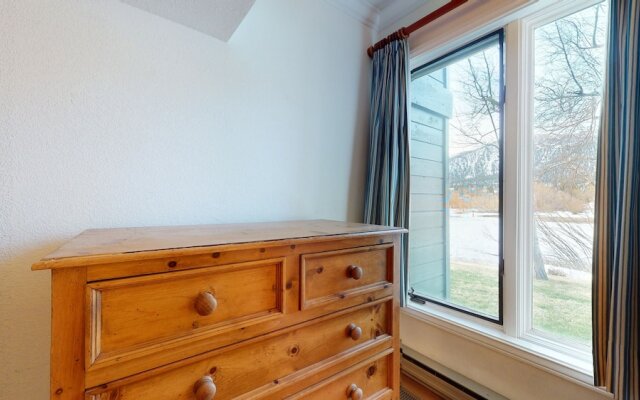 Snowcreek Iii #420 3 Bedroom Condo by RedAwning