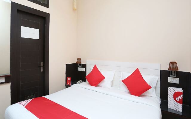 OYO 13546 Hotel City Palace
