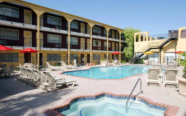 Mardi Gras Hotel & Casino