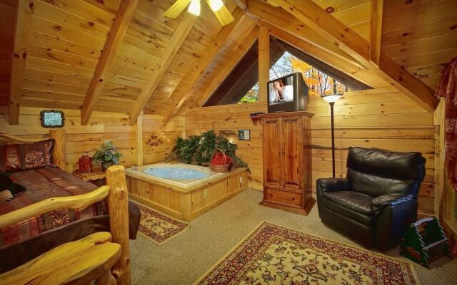 Creekside Hideaway