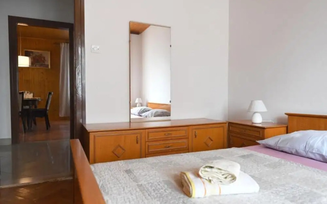 Spacious Ground Floor Apartment Primavera