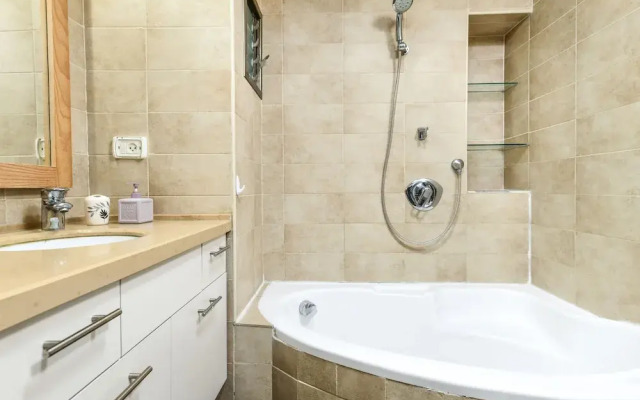 Herzliya Seaside Charming Home by Sea N' Rent