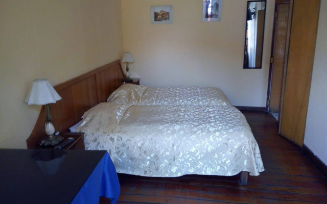 Hostal Lluvia de Oro