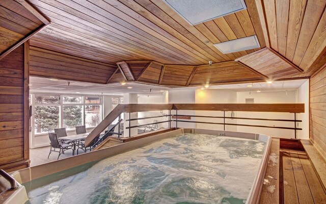 Roomy Condo with Great Amenities - VS438 by RedAwning