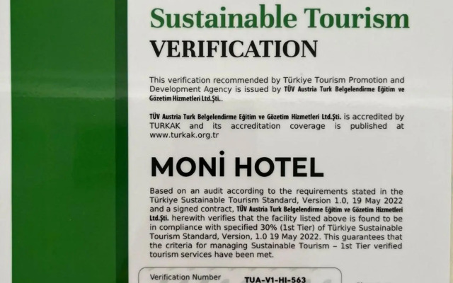 Moni Hotel