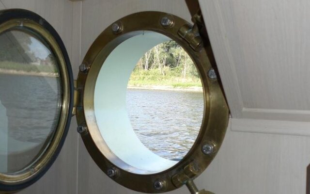 B&B Barge Johanna