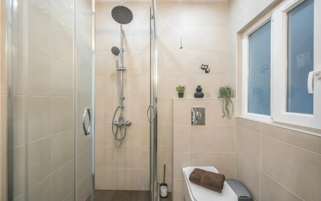 Superb Acropolis view 3bd apt in historical center