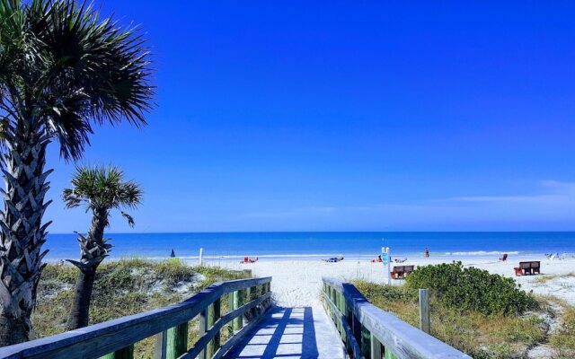 Beautiful Seashell/ Pool Star5vacations