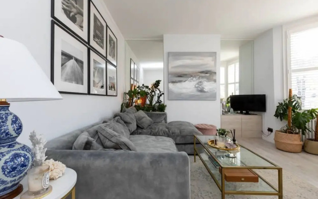 Beautiful, Light and Spacious 2 Bedroom Flat in Clapham