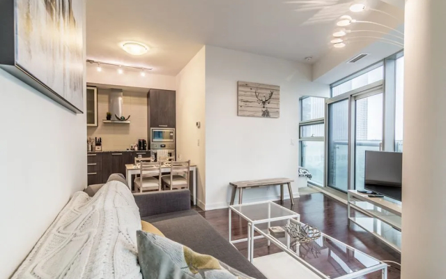 Aoc Suites - Two Bedroom Condo - City/Cn Tower View