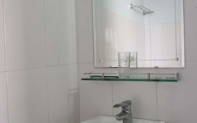 Nha Nghi Van Long Elephants