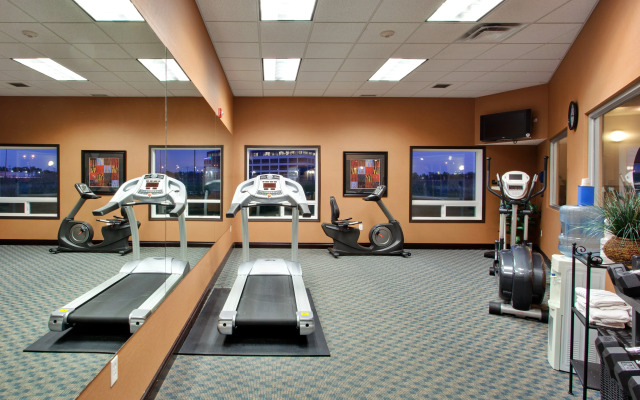 Holiday Inn Express Airport-Calgary by IHG