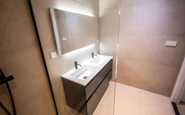 Brilliant 1 Bedroom Serviced Apartment 52m2 -NB304B-