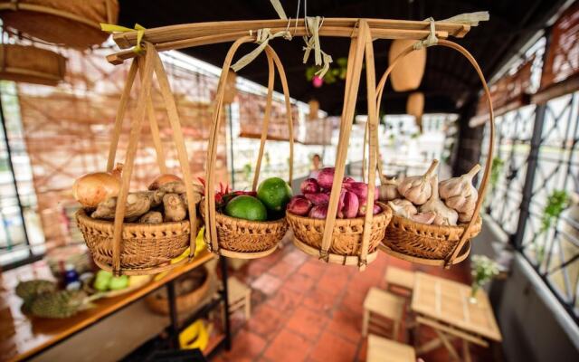 The Like Hostel & Cafe