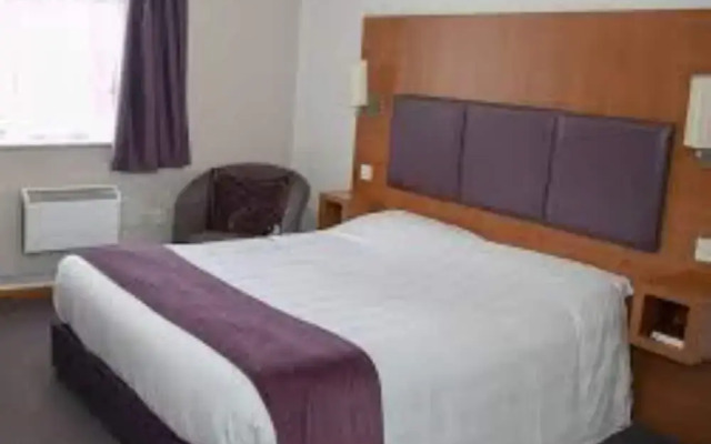 OYO Bluemont Hotel