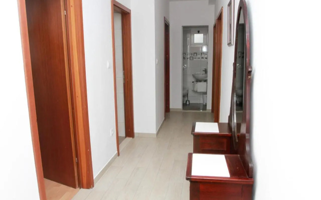 Apartments with a parking space Trogir - 11316