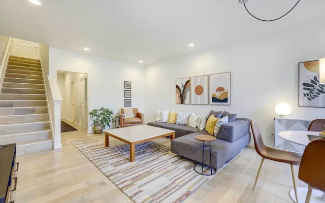 Beautiful Townhome - Steps to Downtown Boise!