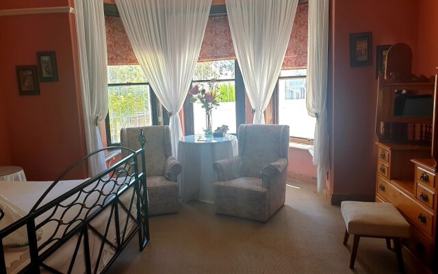 Mountain Manor Guest House & Executive Suites