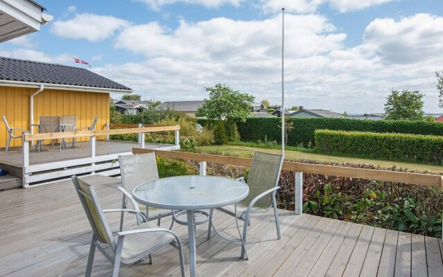 6 Person Holiday Home in Hejls