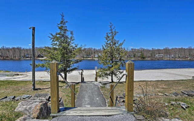 Pet-friendly Tobyhanna Retreat w/ Deck & Playset!